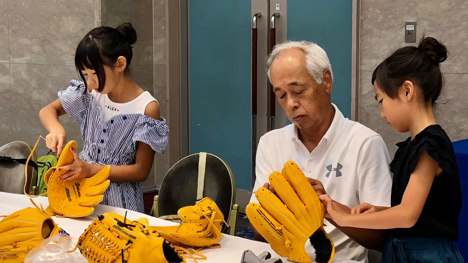 世界で1つだけのマイグローブが作れる！ランチブッフェ付きの野球グローブ作り体験が川越プリンスホテルで開催